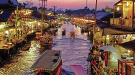 Bangkok Floating Markets Tour: Damnoen Saduak, Maeklong Railway, and Amphawa Markets