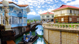 Las Casas Filipinas de Acuzar Heritage Walking Tour in Bataan