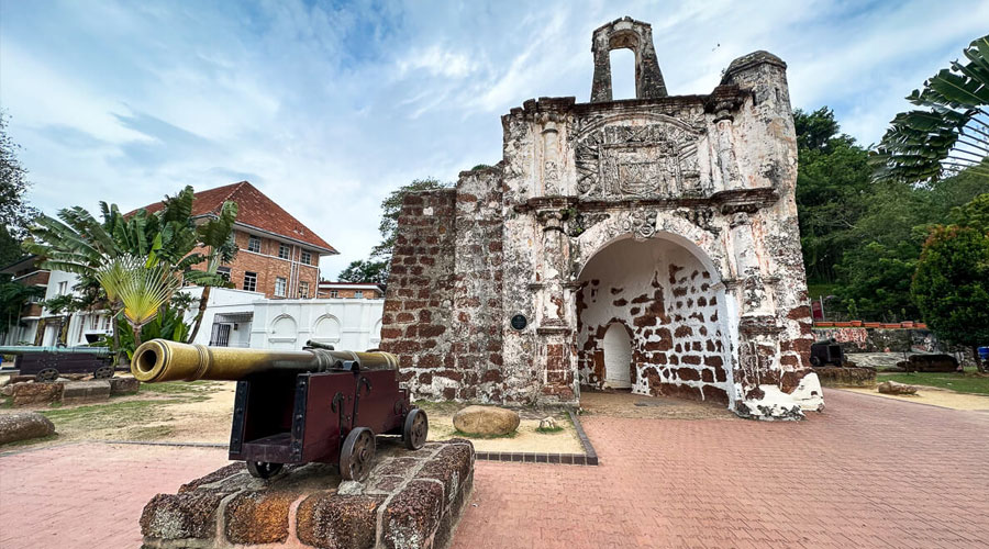 3 Nights: Melaka – Medan – Singapore – Melaka